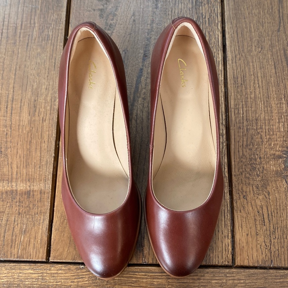Clarks Kaylin Cara Heels size 8 M